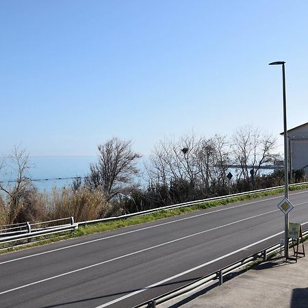 La Scogliera B&B 산비토키에티노 외부 사진